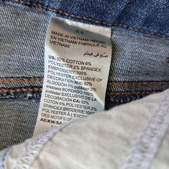 CHICOS SO Slimming Girlfriend Crop Embroidered Pompom Jeans Size .5 / 6 - Picture 4 of 7